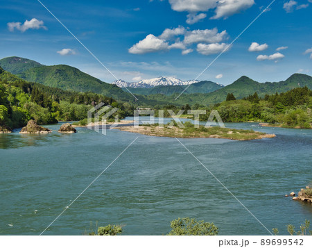 飯豊連峰大日岳と阿賀野川 飯豊連峰大日岳と阿賀野川 89699542