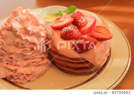 苺のパンケーキ 89700601