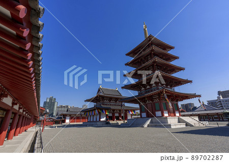 [大阪府]晴天の四天王寺（和宗の総本山の寺院） 89702287