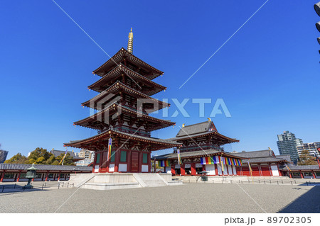 [大阪府]晴天の四天王寺（和宗の総本山の寺院） 89702305