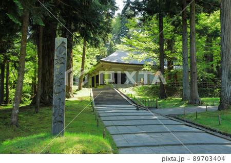 世界遺産　平泉中尊寺金色堂　岩手県 89703404