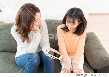親子とスマホ 親子とスマホ 89704663
