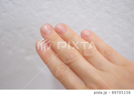 40代の手 89705156