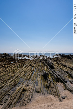 白浜の屏風岩 89706713