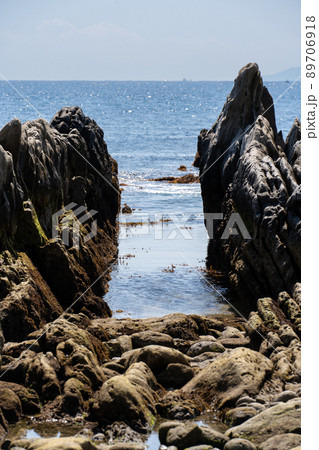 白浜の屏風岩 89706918