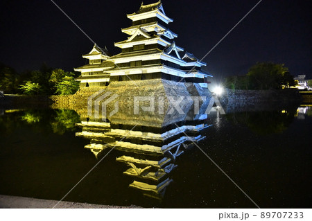 松本城ライトアップ 89707233