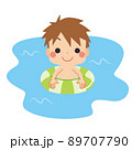 浮き輪を使って水遊びをしている可愛い男の子のイラスト　クリップアート　白背景　ベクター 89707790