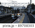 電車 89708303