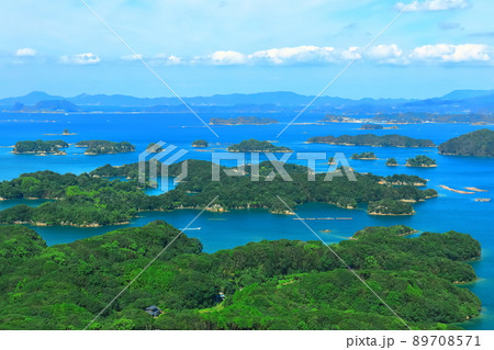 【長崎県】晴天下の九十九島（佐世保 展海峰） 89708571