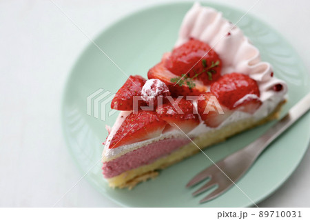 フレッシュいちごのムースタルトケーキ 89710031