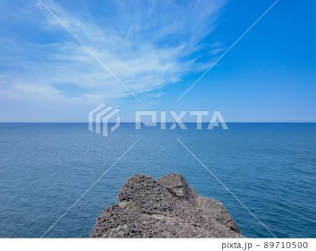 崖からの海の眺めの写真素材 [89710500] - PIXTA