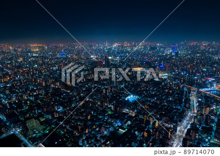 東京都 東京スカイツリー展望台（天望デッキ）から見る丸の内方面の夜景 89714070