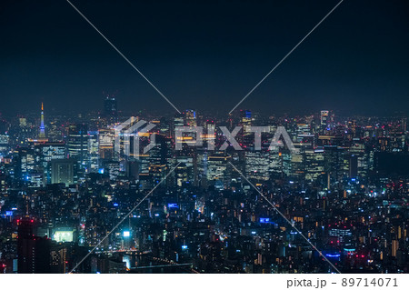 東京都 東京スカイツリー展望台（天望デッキ）から見る丸の内方面の夜景 89714071