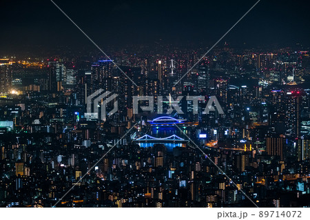 東京都 東京スカイツリー展望台（天望デッキ）から見る隅田川の夜景 89714072