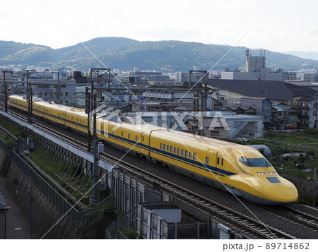 ドクターイエロー 山科付近にて ドクターイエロー 山科付近にて 89714862