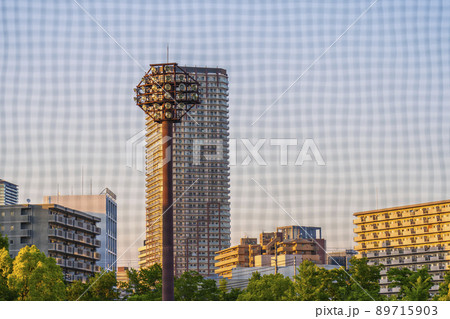 夕日に染まる松島野球場のナイター照明(大阪市西区千代崎) 夕日に染まる松島野球場のナイター照明(大阪市西区千代崎) 89715903