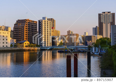 大渉橋から伯楽橋方面の都市風景　夕景（大阪市西区） 89715907