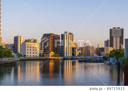 大渉橋から伯楽橋方面の都市風景　夕景（大阪市西区） 89715915