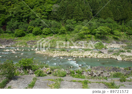 庄川用水合口ダムそばの庄川の様子 庄川用水合口ダムそばの庄川の様子 89721572