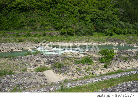 庄川用水合口ダムそばの庄川の様子 庄川用水合口ダムそばの庄川の様子 89721577