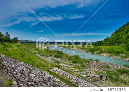 庄川用水合口ダムそばの庄川の様子 庄川用水合口ダムそばの庄川の様子 89721579
