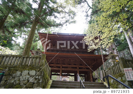 光前寺（こうぜんじ）は、長野県駒ヶ根市赤穂にある天台宗の別格本山の寺院である。 89721935