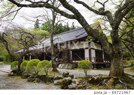 光前寺（こうぜんじ）は、長野県駒ヶ根市赤穂にある天台宗の別格本山の寺院である。 89721967
