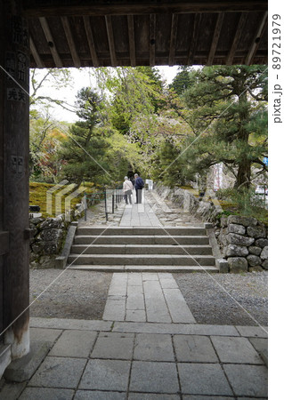 光前寺（こうぜんじ）は、長野県駒ヶ根市赤穂にある天台宗の別格本山の寺院である。 89721979