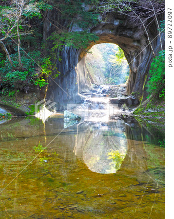 千葉県の観光名所　濃溝の滝 89722097