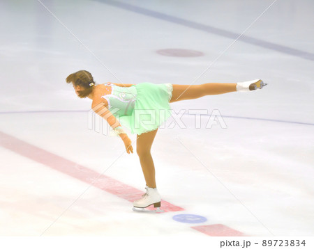 Girl figure skating Girl figure skating 89723834