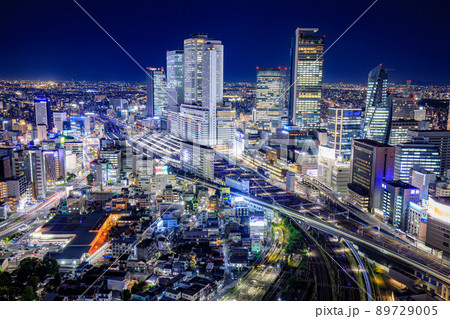 名古屋市　グローバルゲートから眺めた名古屋駅方面の夜景 89729005