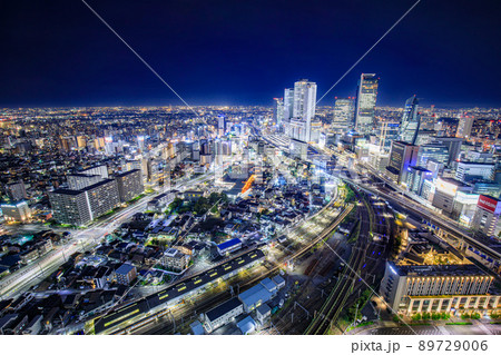 名古屋市 グローバルゲートから眺めた名古屋駅方面の夜景 名古屋市 グローバルゲートから眺めた名古屋駅方面の夜景 89729006