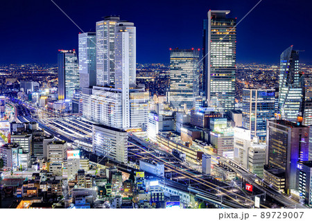 名古屋市　グローバルゲートから眺めた名古屋駅方面の夜景 89729007