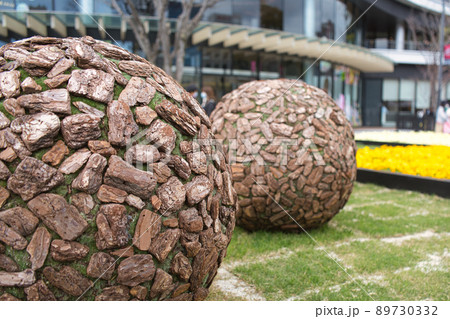 熊本市街地の自然モチーフの球体オブジェ 熊本市街地の自然モチーフの球体オブジェ 89730332