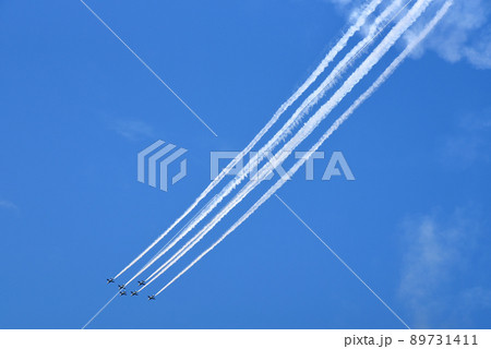 T-4ブルーインパルス アクロバット飛行 フェニックス隊形 T-4ブルーインパルス アクロバット飛行 フェニックス隊形 89731411