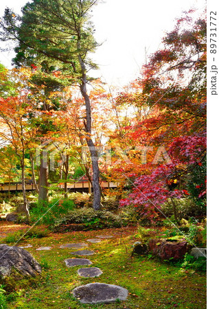 中野邸記念館の紅葉（新潟県） 89731772