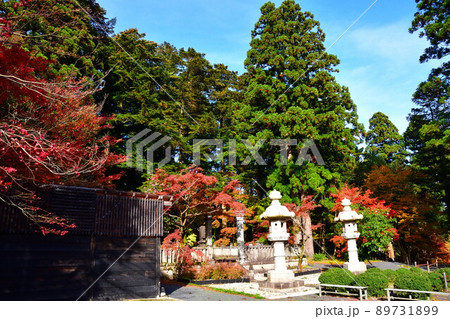 中野邸記念館の紅葉（新潟県） 89731899