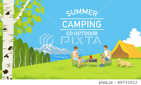 夏キャンプを楽しむ若い家族と飼い犬　文字付き 89732012