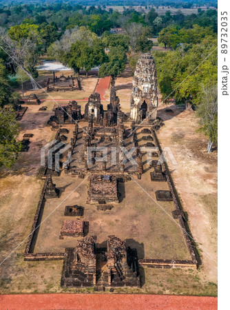 Aerial view of Wat Phrapai Luang temple and ruins in Sukhothai historical park, Thailand 89732035
