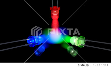 赤青緑のLEDを光らせている画像 赤青緑のLEDを光らせている画像 89732263