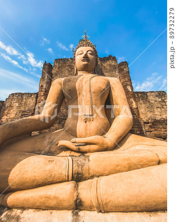 Wat Phra Sri Rattana Mahathat Rajaworaviharn temple and buddha in Si Satchanalai historical park 89732279