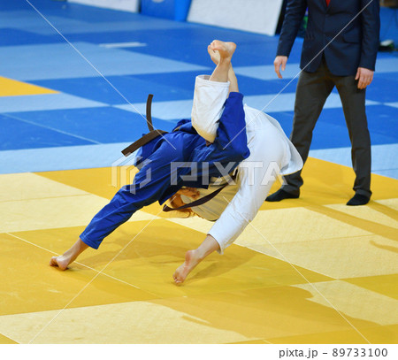 Girls compete in judo 89733100