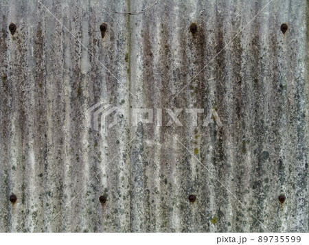 古いトタン板の素材画像 89735599