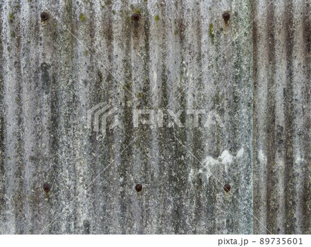 古いトタン板の素材画像 古いトタン板の素材画像 89735601