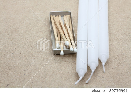 ロウソクとマッチ 89736991