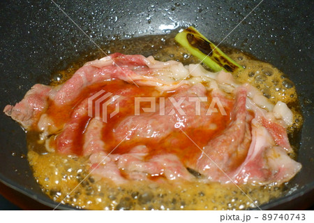 すき焼きの調理 すき焼きの調理 89740743
