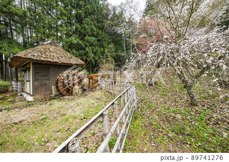 信州安曇野 松尾寺の水車小屋 信州安曇野 松尾寺の水車小屋 89741276