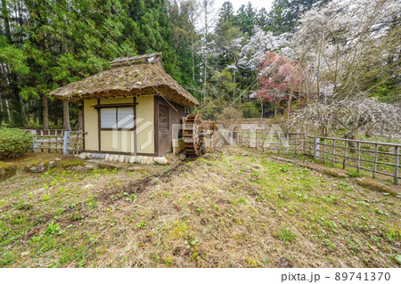 信州安曇野　松尾寺の水車小屋 89741370
