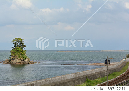 富山・雨晴海岸 89742251