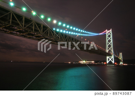 夜の明石海峡大橋 89743087